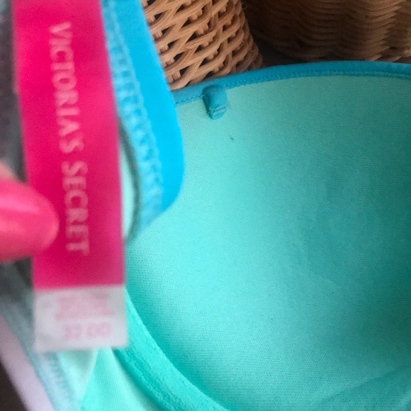 Victoria’s Secret swim top 32DD - Picture 5 of 5